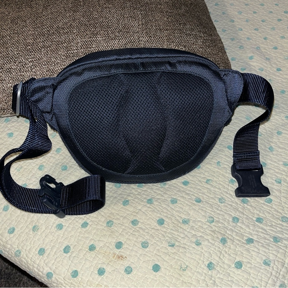 TUMI Men's Waist Bag - Picture 10 of 13